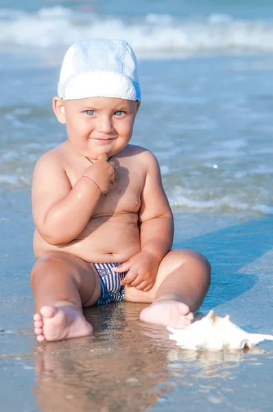 Little Toddler Boy Sitting Beach Water Summer Sunny Day Large — Stock Photo, Image