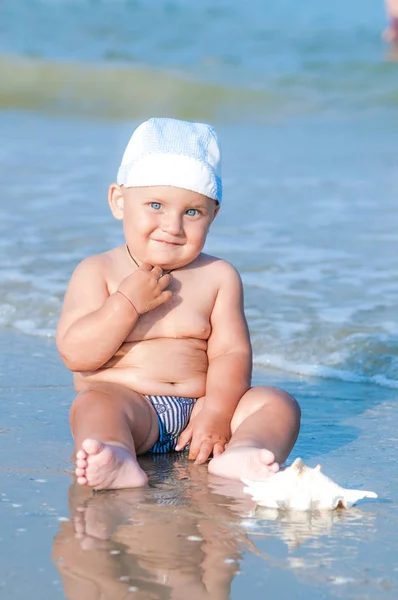 Little Toddler Boy Sitting Beach Water Summer Sunny Day Large — Stock Photo, Image