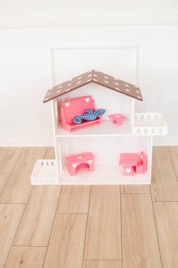 Çocuk odasında bebek evleri, çocuk odasının iç mekanlarında çocuklar için mobilyalar