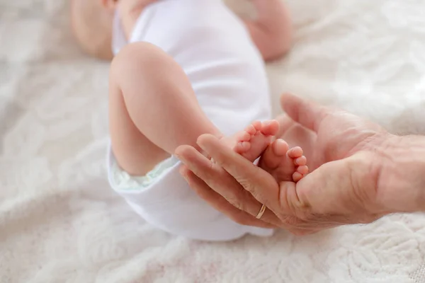 Little Baby Feet Hands Father Happy Motherhood — Stock Photo, Image