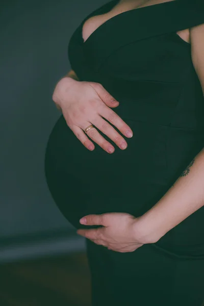 Chica Embarazada Joven Con Pelo Oscuro Vestido Noche Moda Ropa —  Fotos de Stock