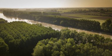 Hava manzaralı Bordeaux bölgesi, garonne Nehri, orman, manzara güney batısında Fransa, Gironde