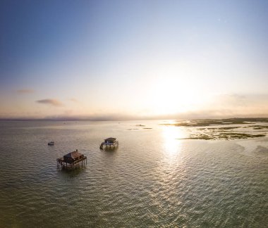 Balıkçılar evler Bassin Arcachon, Cabanes Tchanquees, havadan görünümü, Fransa, Avrupa