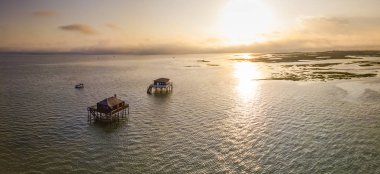 Balıkçılar evler Bassin Arcachon, Cabanes Tchanquees, havadan görünümü, Fransa, Avrupa