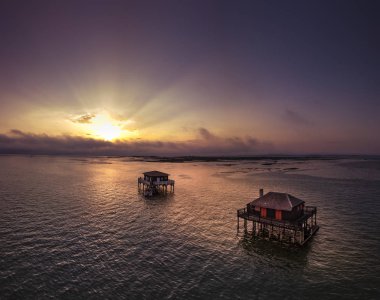 Balıkçılar evler Bassin Arcachon, Cabanes Tchanquees, havadan görünümü, Fransa, Avrupa