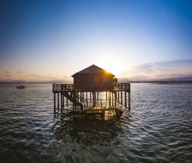 Balıkçılar evler Bassin Arcachon, Cabanes Tchanquees, havadan görünümü, Fransa, Avrupa