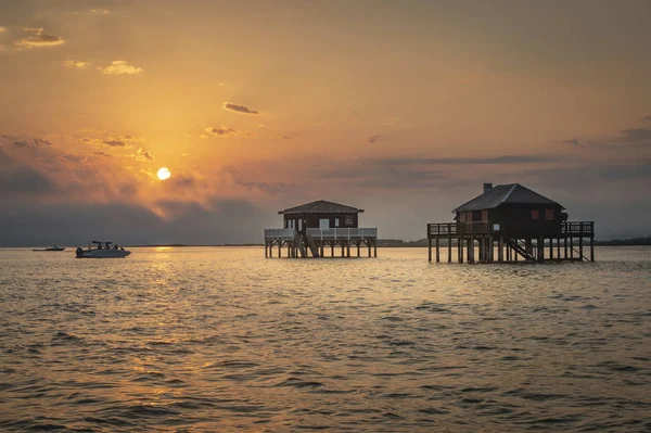 Balıkçılar evler Bassin Arcachon, Cabanes Tchanquees, havadan görünümü, Fransa, Avrupa