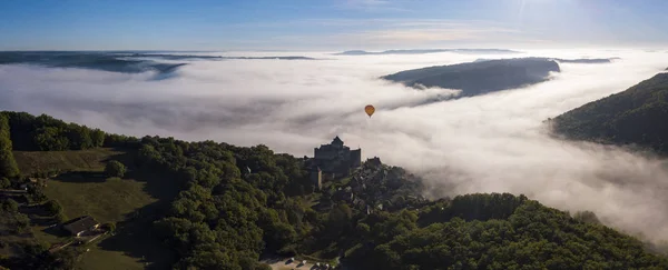 Castle Castelnaud, Dordogne Nehri, Fransa, sis, gündoğumu, Europe