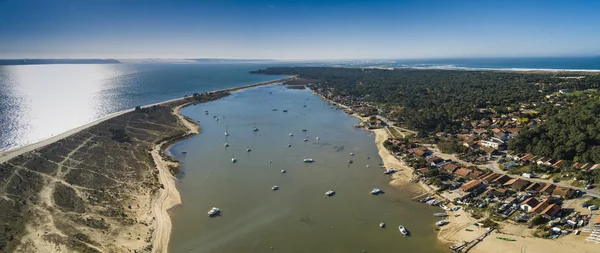 Havadan görünümü, balıkçı köyü ve Mimbeau Beach, Cap Ferret, Arcachon Basin, Lege Cap Feret, Gironde