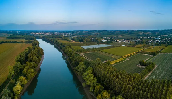 Aerial View Of An Agricultural Landscape near The Garonne River, Countryside, Environment, Saint Pierre D 'Aurillac, Gironde, New Aquitaine, Francie — Stock fotografie