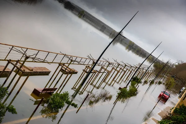 LANGOIRANO, FLUXO DAS CASAS LANGOIRANAS, RISE DE ÁGUAS DO RIO JARONNE, MARÇO DE 2020, GLOBO DE PONTOS — Fotografia de Stock