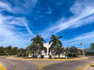 Yol Cayo Santa Maria 'daki Denizyıldızı Oteli' ne çıkıyor.