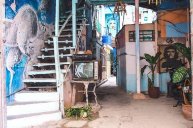 Havana, Küba, Şubat 2020: Eski avlunun içi