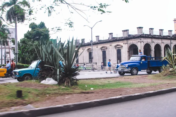 Havana Küba Şubat 2020 Capitol Yakınlarındaki Şehir Sokaklarında Antika Arabalar — Stok fotoğraf