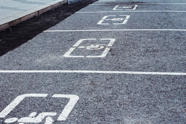 Behindertenparkplätze Beschilderung Auf Dem Asphalt — Stockfoto