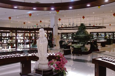 Pekin, Çin, 31 Temmuz 2018: Pekin yakınlarındaki bir yeşim fabrikasının içi