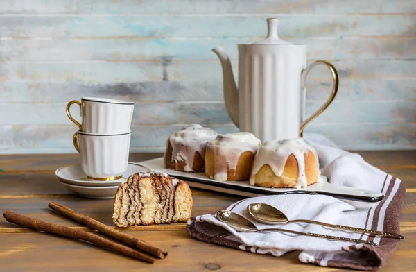 Корица булочки традиционный десерт булочки — стоковое фото