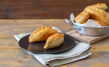 pirojki. geleneksel lezzetli Rus patty 