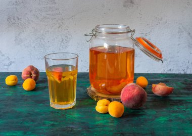 fermente çiğ kombucha çayı 