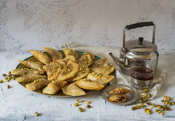 Арабський традиційний десерт Qatayef або Atayef — стокове фото