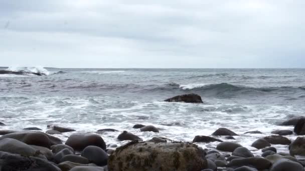 Ondas Mar Cair Costa Vídeo De Stock