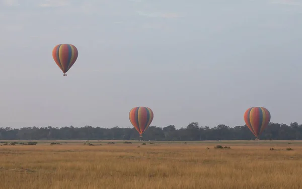 Gros Ballons Colorés Sur Beau Fond — Photo