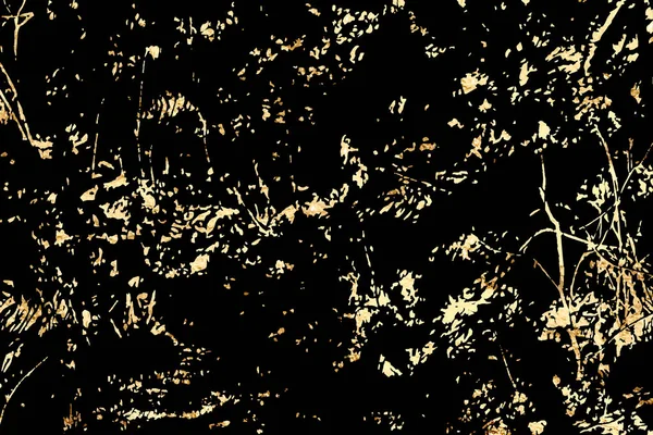 Vector grunge gouden textuur geïsoleerd op zwart. Patina kras gouden achtergrond. — Stockvector