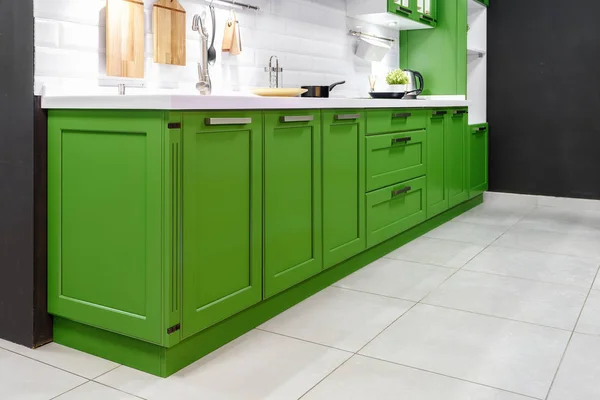 Interior Dapur Klasik Dengan Garis Hijau Dapur Akrilik Countertop Dengan — Stok Foto