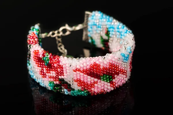 .Boncuk işi yapılmış. Bilezik.