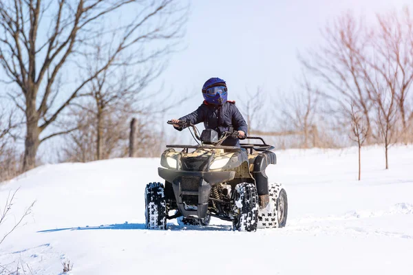 Viaja Invierno Atv Hermosa Naturaleza Invierno — Foto de Stock