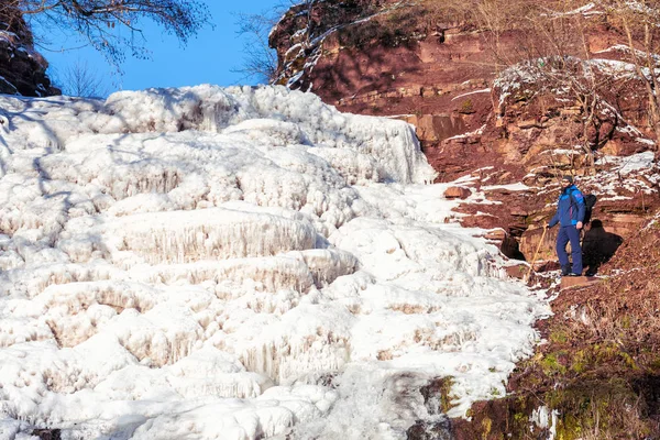 Der Mensch Reist Schöne Winternatur — Stockfoto