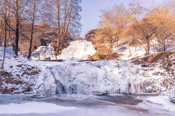 Cachoeira Congelada Jurin Ucrânia — Fotografia de Stock