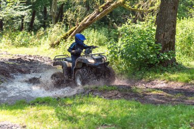 Kırmızı yolda bir ATV gezisi..