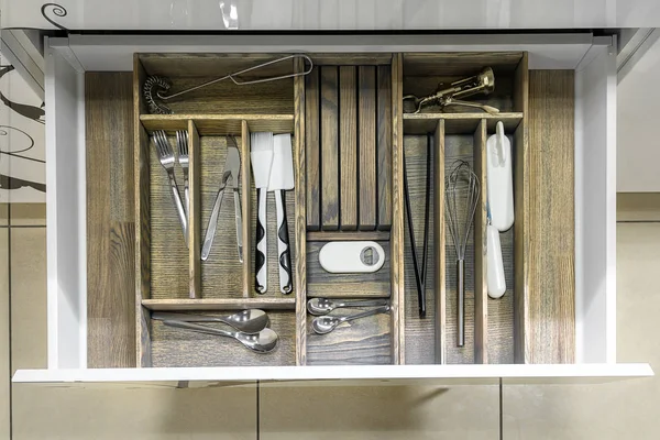 Öppnade Kökslåda Smart Lösning För Köksförvaring Och Organisera — Stockfoto