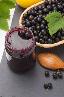 Siyah frenk üzümü reçeli, blackcurrants koruma
