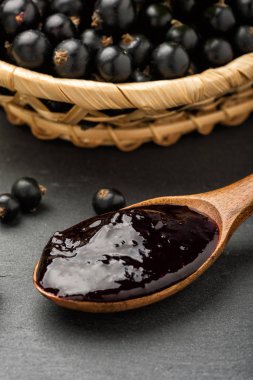 Siyah frenk üzümü reçeli, blackcurrants koruma