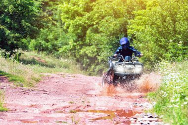 Kırmızı yolda bir ATV gezisi..