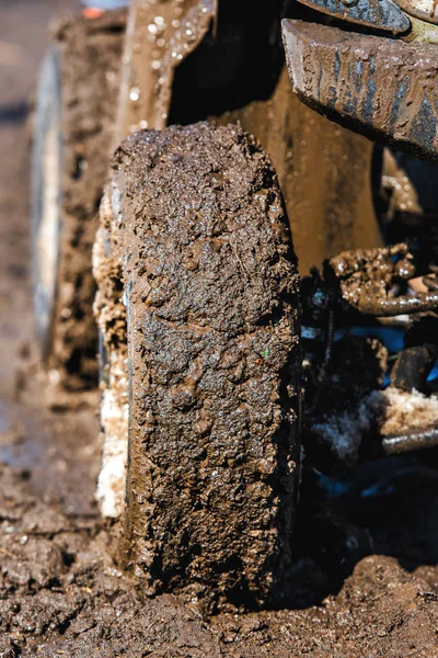 Off-road sürüş sonra Atv görünümünü.