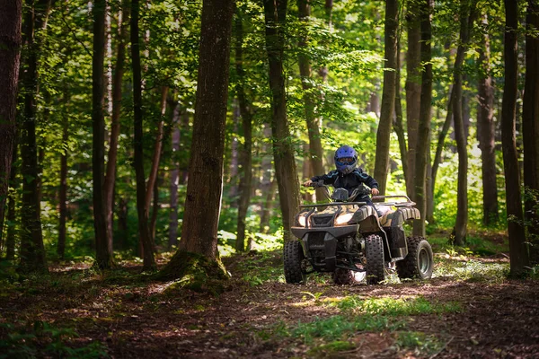 Uma Viagem Atv Estrada Vermelha — Fotografia de Stock