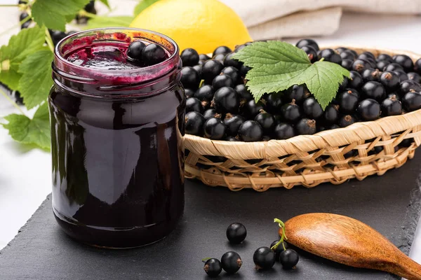 Siyah frenk üzümü reçeli, blackcurrants koruma