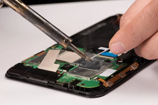 Repair of cell phones in the service center