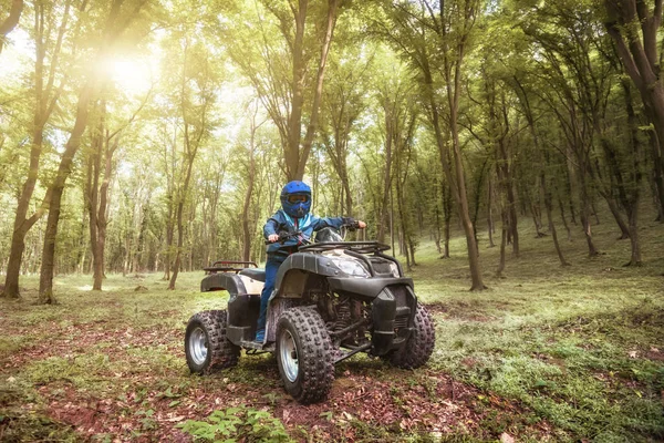 Menino Está Viajando Atv — Fotografia de Stock