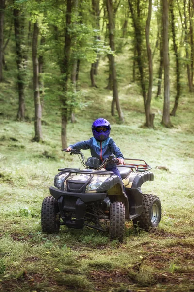 Chlapec Cestování Atv — Stock fotografie