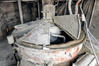 Eski Sovyet Beton Santrali Beton karıştırıcı.