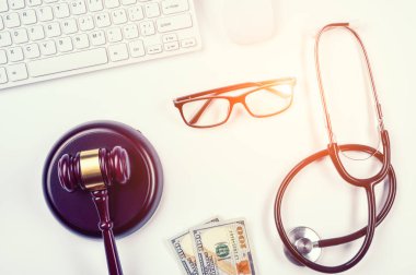 .Tıptaki adli işlemler. Doktorun işyeri. Tıbbi hatalar.