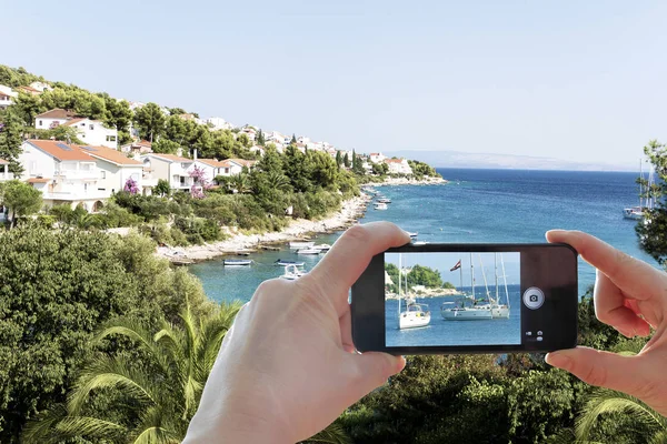 Tirando Uma Foto Paisagem Litoral Croata Mar Adriático Com Telefone — Fotografia de Stock