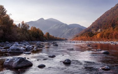 Italya 'da manzara Nehri manzarası