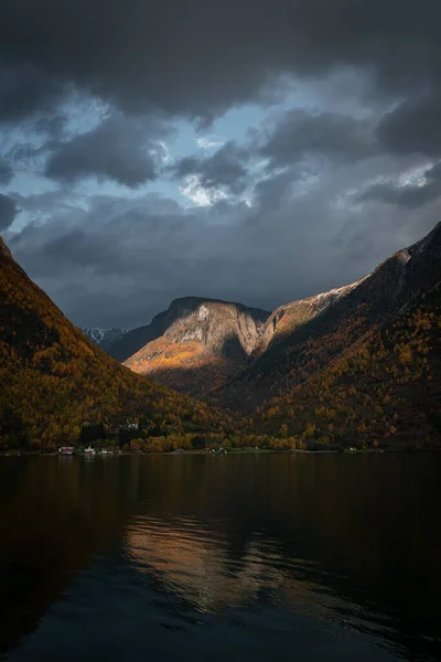 Norský Fjord Dramatickou Bouřkovou Oblohou Mizející Bod — Stock fotografie