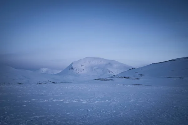 Norveç Değmemiş Kar Dağ Örtüsü — Stok fotoğraf