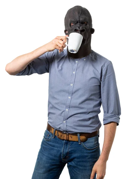 Homme Portant Masque Gorille Buvant Dans Une Tasse Café Fond — Photo